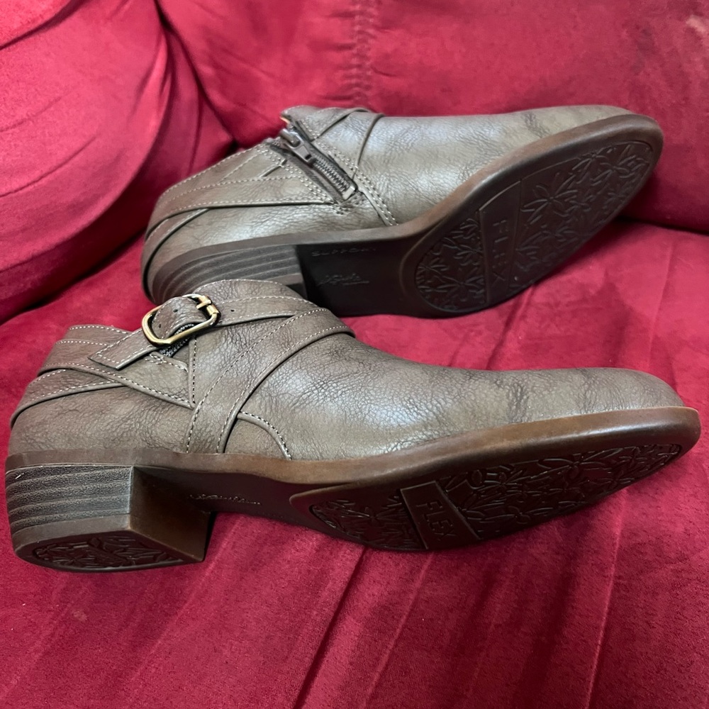 Life Stride Brown Mules with Buckle Detail - Picture 6 of 6